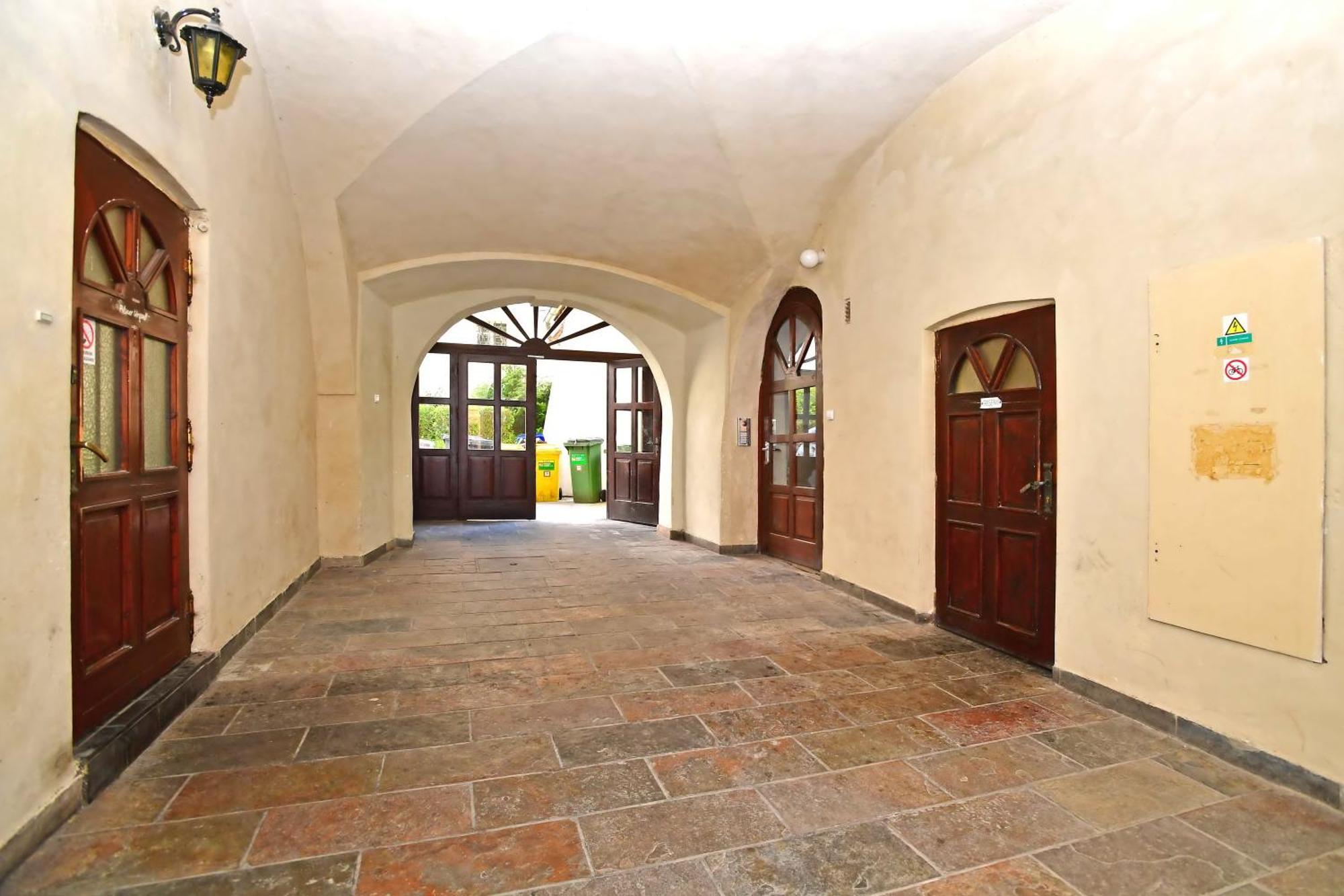 Romantic Apartment Under The Prague Castle Exterior photo